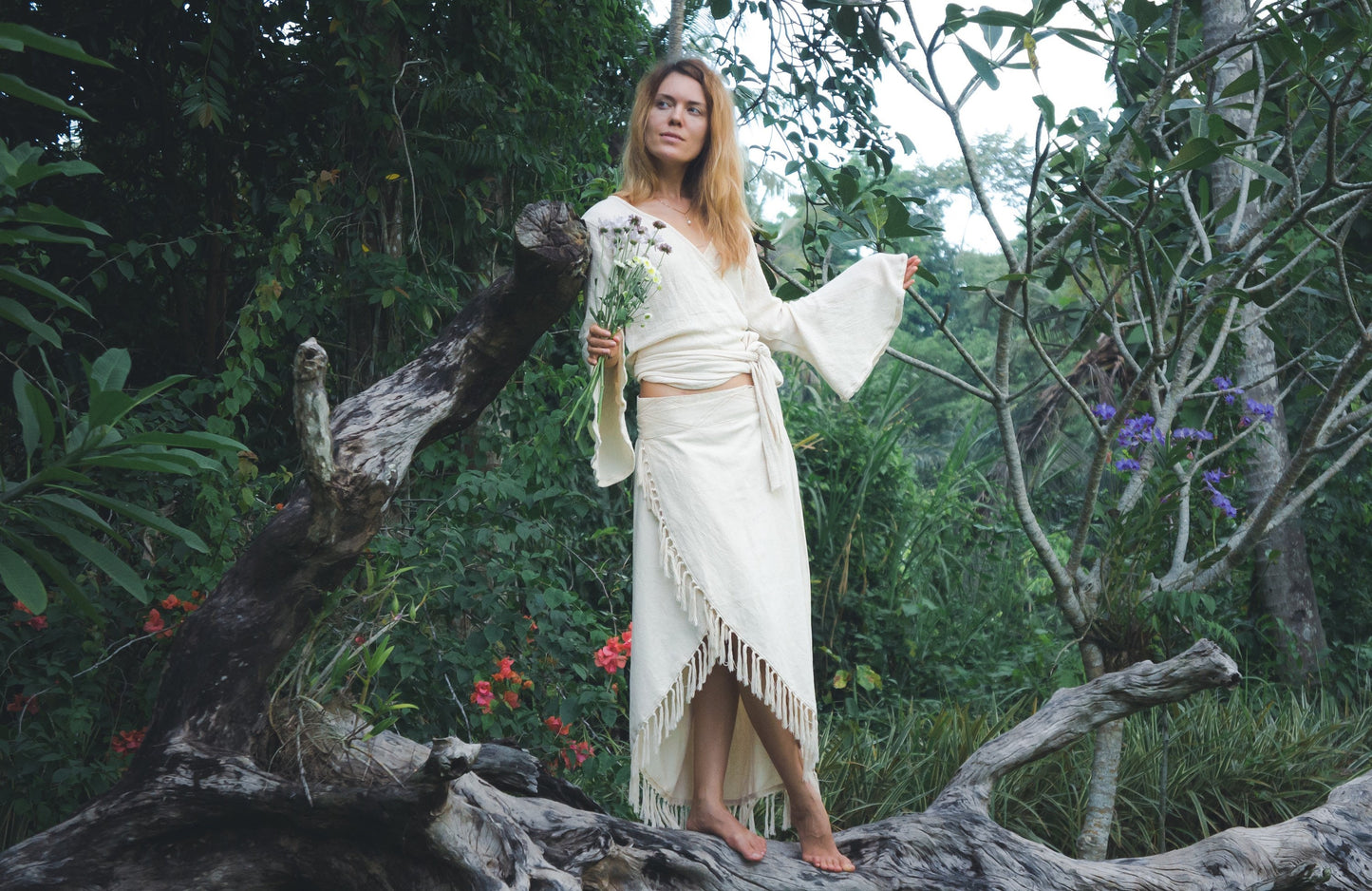Skirt + kimono top | White